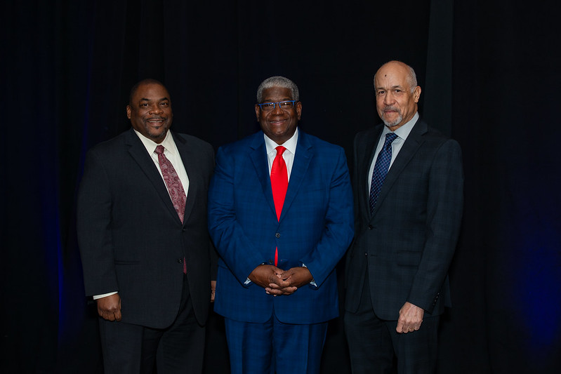 53587447872_5181ecc527_c